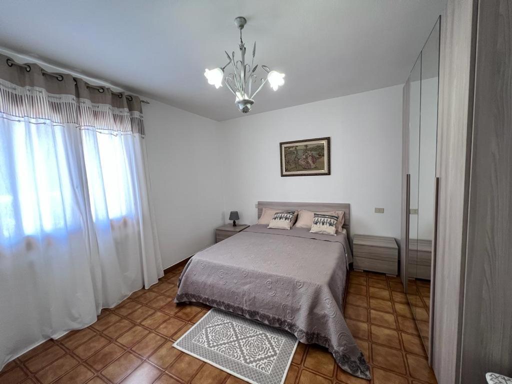 Private Apartment With Garden Cannigione Exterior foto