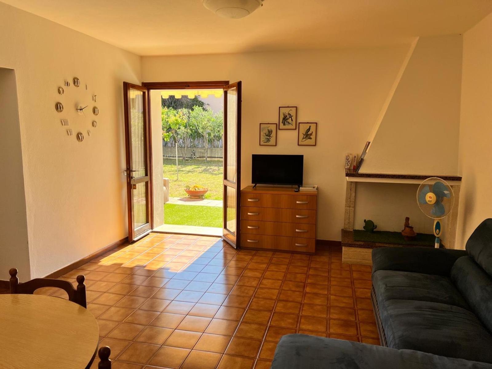 Private Apartment With Garden Cannigione Exterior foto